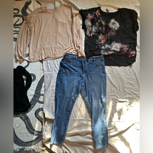 Size XL bundle - Picture 4 of 5